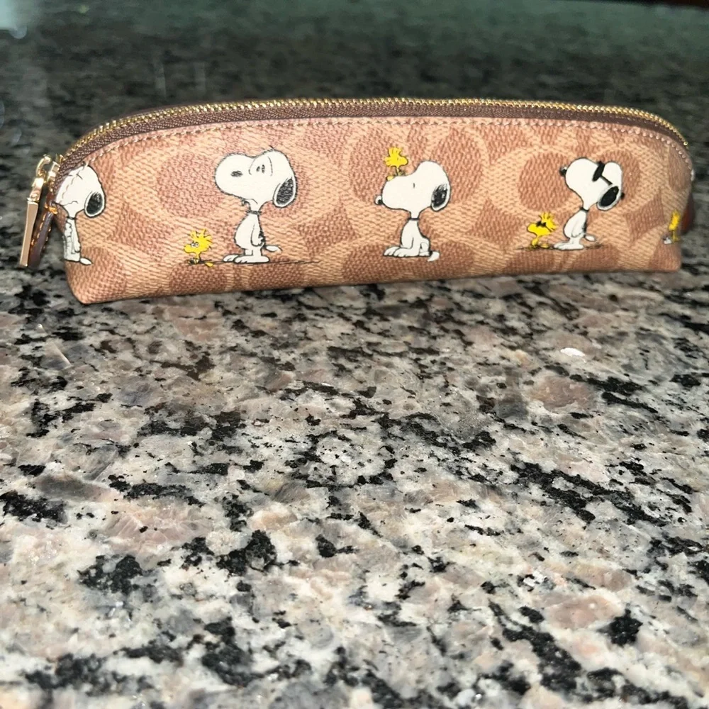 Coach Peanuts Brown Accessory Set - Picture 2 of 6